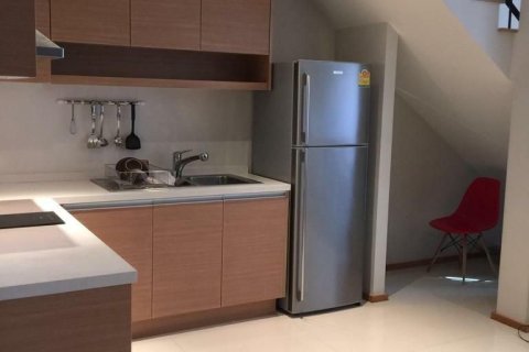 Studio dans le Condo à Khlong Toei, Bangkok, Thaïlande  № 153217 - photo 2