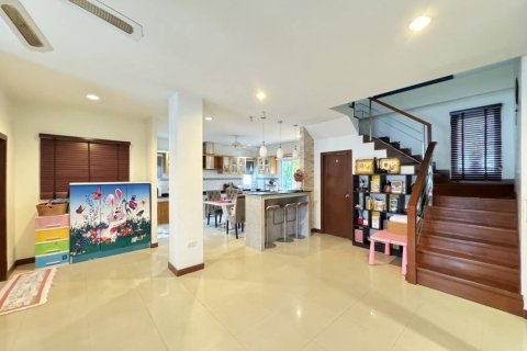 Дом в Паттайе, Таиланд с 4 спальнями  № 114057 - фото 1