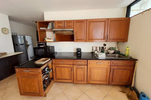 Condominio de 2 dormitorios en Jomtien Beach, Pattaya, Tailandia № 212221 - foto 4