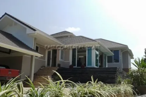 Casa de 5 dormitorios en Pattaya, Tailandia № 213974
