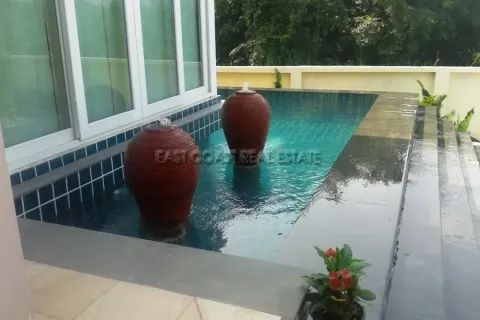 Casa de 5 dormitorios en Pattaya, Tailandia № 213974 - foto 7