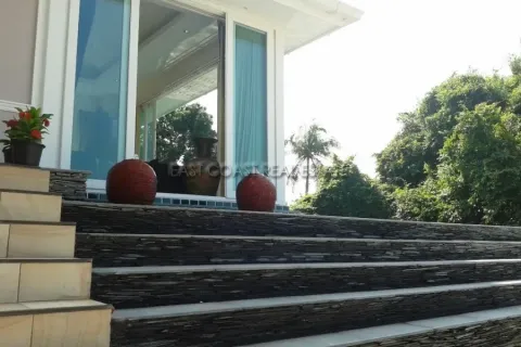 Casa de 5 dormitorios en Pattaya, Tailandia № 213974 - foto 13