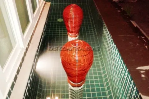 Casa de 5 dormitorios en Pattaya, Tailandia № 213974 - foto 4