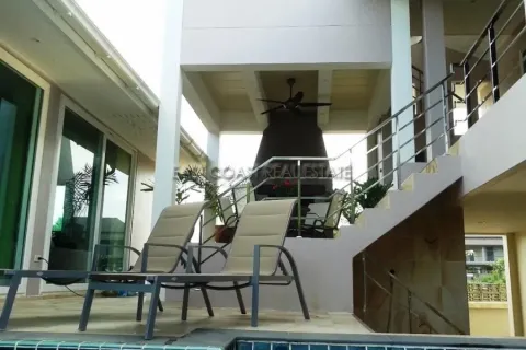 Casa de 5 dormitorios en Pattaya, Tailandia № 213974 - foto 8