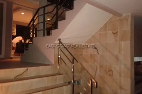 Casa de 5 dormitorios en Pattaya, Tailandia № 213974 - foto 16