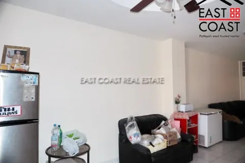 Casa de 4 dormitorios en Pattaya, Tailandia № 213976 - foto 3