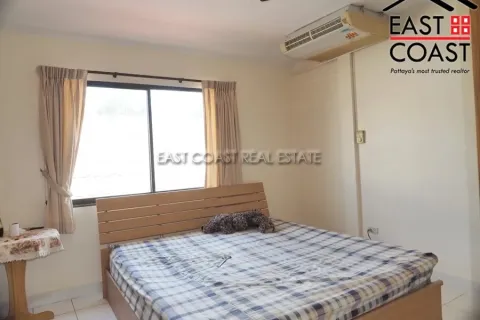 Casa de 4 dormitorios en Pattaya, Tailandia № 213976 - foto 6
