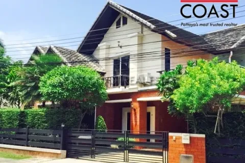 Casa de 3 dormitorios en Pattaya, Tailandia № 213975