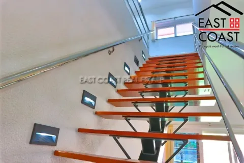 Casa de 4 dormitorios en Pattaya, Tailandia № 213741 - foto 11