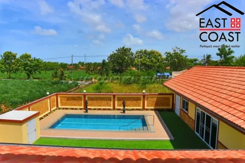 Casa de 4 dormitorios en Pattaya, Tailandia № 213741