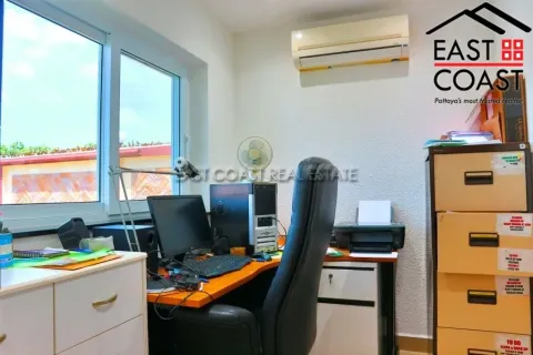 Casa de 4 dormitorios en Pattaya, Tailandia № 213741 - foto 10