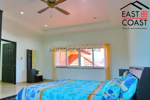 Casa de 4 dormitorios en Pattaya, Tailandia № 213741 - foto 19