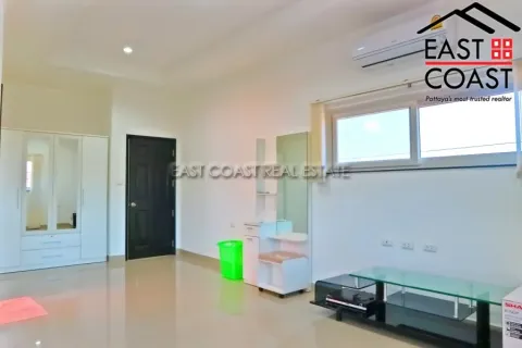 Casa de 4 dormitorios en Pattaya, Tailandia № 213741 - foto 17