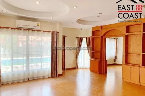 Casa de 4 dormitorios en Jomtien Beach, Pattaya, Tailandia № 213744 - foto 9