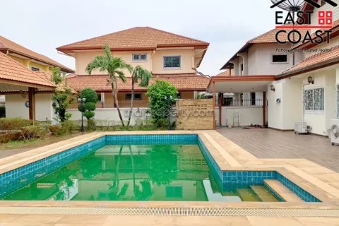 Casa de 4 dormitorios en Jomtien Beach, Pattaya, Tailandia № 213744 - foto 2