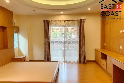 Casa de 4 dormitorios en Jomtien Beach, Pattaya, Tailandia № 213744 - foto 18