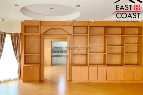 Casa de 4 dormitorios en Jomtien Beach, Pattaya, Tailandia № 213744 - foto 8