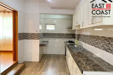 Casa de 4 dormitorios en Jomtien Beach, Pattaya, Tailandia № 213744 - foto 13