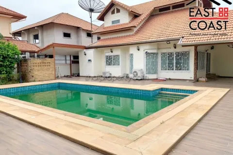 Casa de 4 dormitorios en Jomtien Beach, Pattaya, Tailandia № 213744