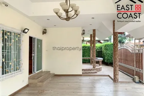 Casa de 4 dormitorios en Jomtien Beach, Pattaya, Tailandia № 213744 - foto 4