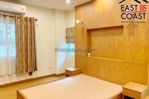 Casa de 4 dormitorios en Jomtien Beach, Pattaya, Tailandia № 213744 - foto 24