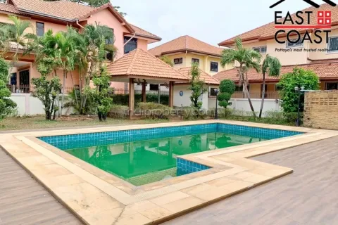 Casa de 4 dormitorios en Jomtien Beach, Pattaya, Tailandia № 213744 - foto 3