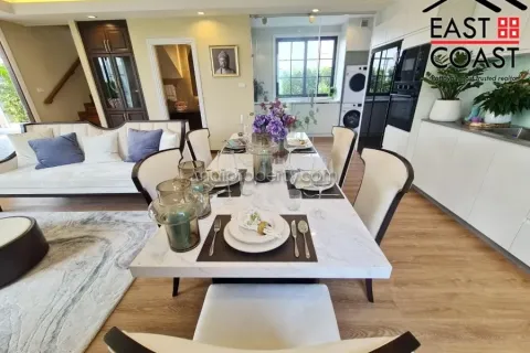 Casa de 4 dormitorios en Pattaya, Tailandia № 213745 - foto 13