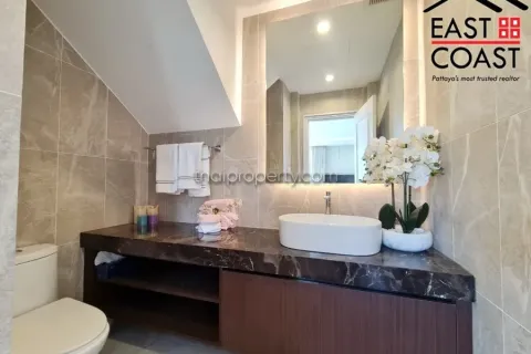 Casa de 4 dormitorios en Pattaya, Tailandia № 213745 - foto 7