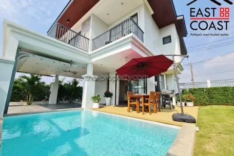 Casa de 4 dormitorios en Pattaya, Tailandia № 213745 - foto 4