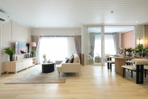 Apartment in Pattaya, Thailand 4 rooms № 134282