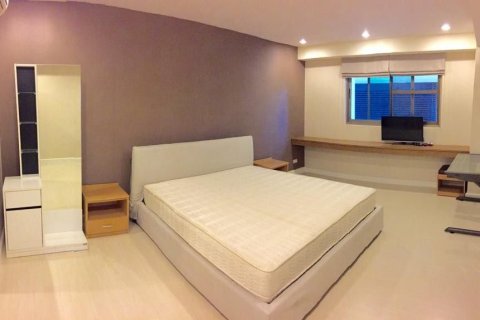 Condo in Watthana, Bangkok, Thailand, 3 bedrooms  № 167530 - photo 6