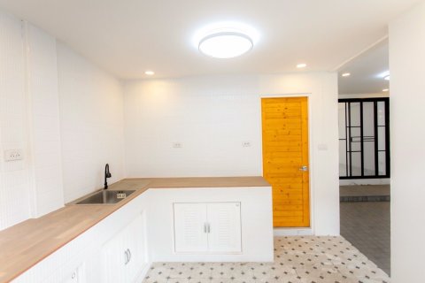 Таунхаус в Буенг Куме, Бангкок, Таиланд с 3 спальнями № 167528 - фото 3