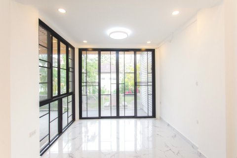 Таунхаус в Буенг Куме, Бангкок, Таиланд с 3 спальнями № 167528 - фото 9