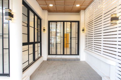 Таунхаус в Буенг Куме, Бангкок, Таиланд с 3 спальнями № 167528 - фото 10