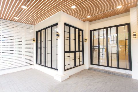 Таунхаус в Буенг Куме, Бангкок, Таиланд с 3 спальнями № 167528 - фото 12