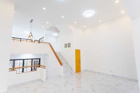 Таунхаус в Буенг Куме, Бангкок, Таиланд с 3 спальнями № 167528 - фото 8