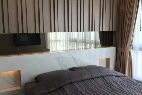 Кондоминиум с 2 спальнями в Банг Пхлате, Бангкок, Таиланд № 171125 - фото 8