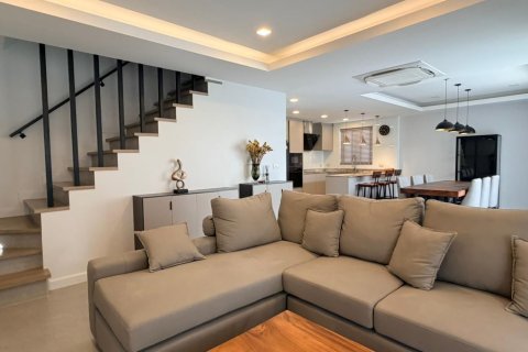 Villa in Pattaya, Thailand 3 bedrooms № 171123 - photo 2