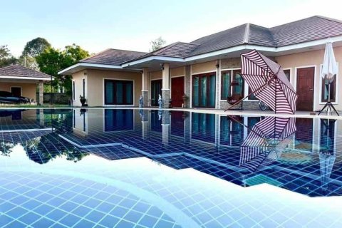 House in Kosum Phisai, Thailand 3 bedrooms № 153017 - photo 3