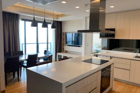 Condo à Khlong Toei, Bangkok, Thaïlande, 2 chambres  № 153022 - photo 1