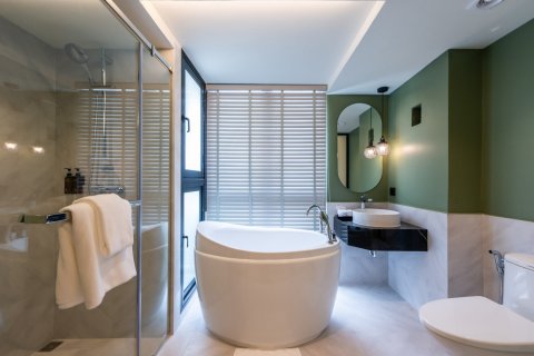 Commercial property in Bangkok, Thailand № 180537 - photo 11