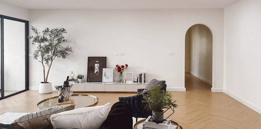 Condo in Bangkok, Thailand, 3 bedrooms  № 180536