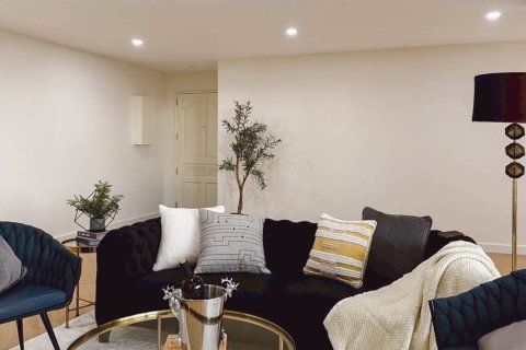 Condo in Bangkok, Thailand, 3 bedrooms  № 180536 - photo 5