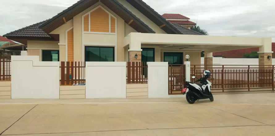 Дом в Паттайе, Таиланд с 4 комнатами № 155536