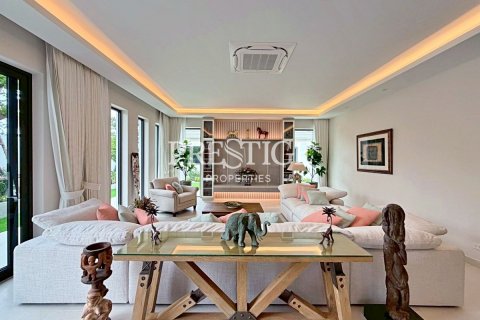 House in Pattaya, Thailand 5 bedrooms № 197568 - photo 30