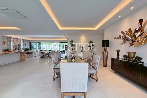 House in Pattaya, Thailand 5 bedrooms № 197568 - photo 6