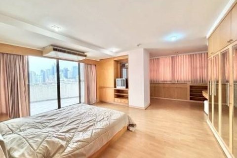 Кондоминиум с 3 спальнями в Ваттхане, Бангкок, Таиланд № 171800 - фото 2