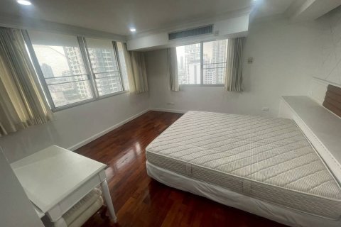 Кондоминиум с 3 спальнями в Ваттхане, Бангкок, Таиланд № 171795 - фото 10