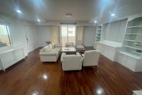 Кондоминиум с 3 спальнями в Ваттхане, Бангкок, Таиланд № 171795 - фото 4