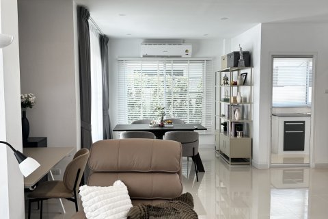 House in Chiang Mai, Thailand 3 bedrooms № 171797 - photo 30